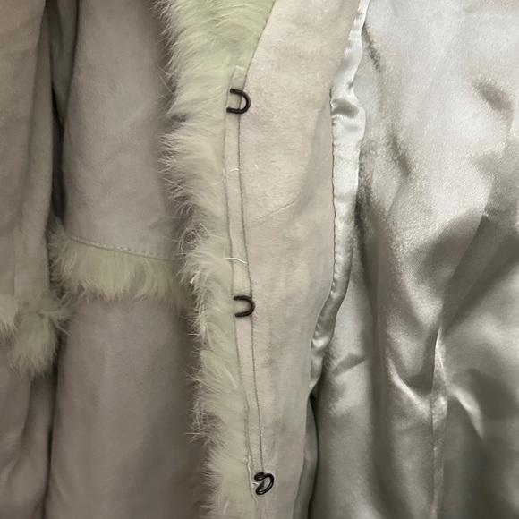 Vintage Green leather and Fur Trim Coat - Picture 5 of 10